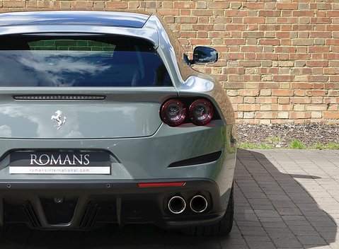 Ferrari GTC4 Lusso 15