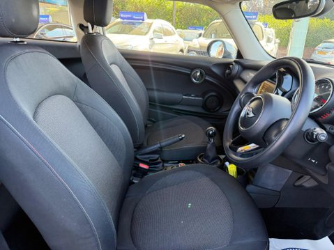 Mini Hatch 1.5 One D Euro 6 (s/s) 3dr 23