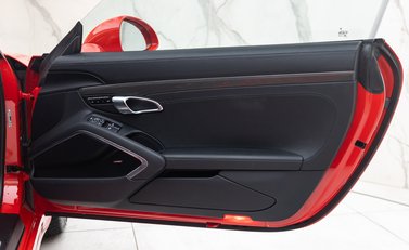Porsche 911 Carrera 4 GTS (991.2) 33