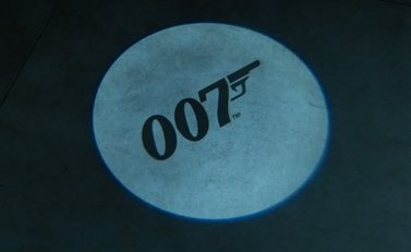 Land Rover Defender 90 V8 Bond Edition 9