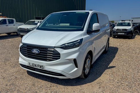 Ford Transit Custom SWB L1H1 Low Roof Limited 300 Air Con Alloys Cam Sensors EURO 6