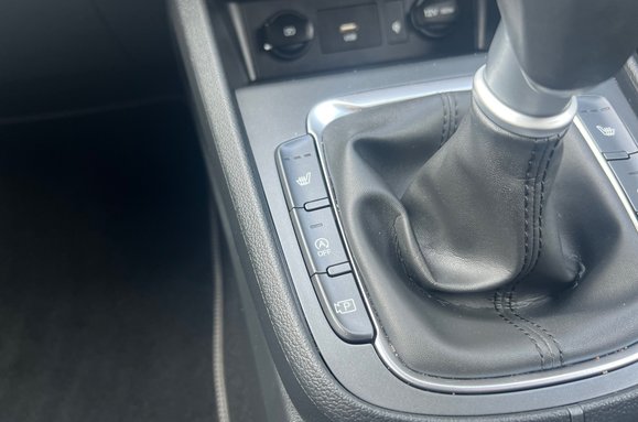 Hyundai KONA T-GDI PREMIUM MHEV 36