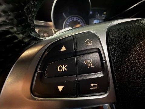 Mercedes-Benz GLC 2.1 GLC 220 D 4Matic AMG Line Auto 4WD 5dr 19