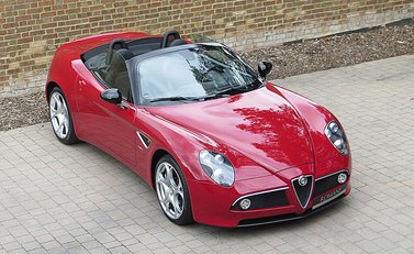 Alfa Romeo 8C Spider 4