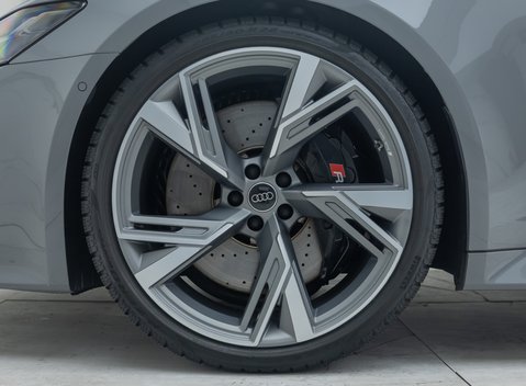 Audi RS6 AVANT PERFORMANCE 27