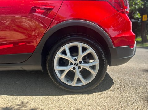 SEAT Arona ECOTSI FR DSG 28