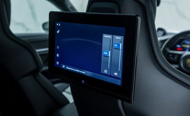 Porsche Taycan TURBO S CROSS TURISMO 33