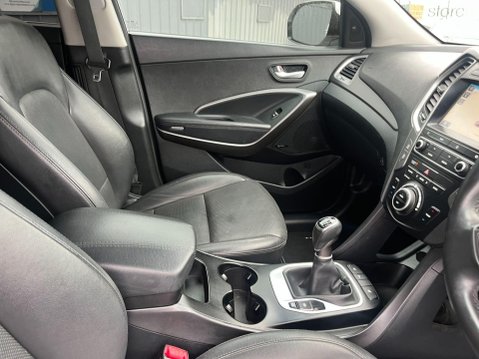 Hyundai SANTA FE 2.2 CRDi Blue Drive Premium 4WD Euro 6 (s/s) 5dr 28