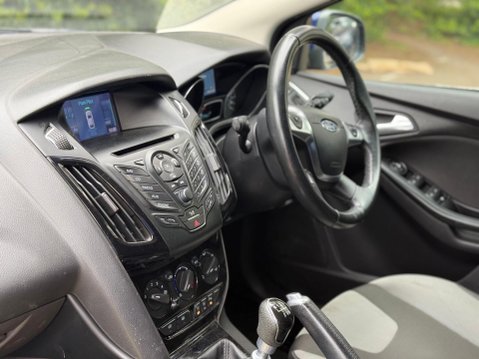 Ford Focus 1.6 TDCi Zetec S Euro 5 (s/s) 5dr 9