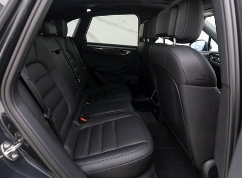 Porsche Macan S 13