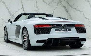Audi R8 V10 Spyder 10
