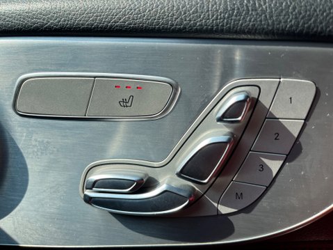 Mercedes-Benz C Class C 220 D 4MATIC AMG LINE 24