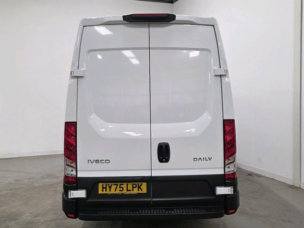 Iveco Daily Daily 35C14 Diesel 2.3 High Roof Business Van 4100L WB Hi-Matic 7