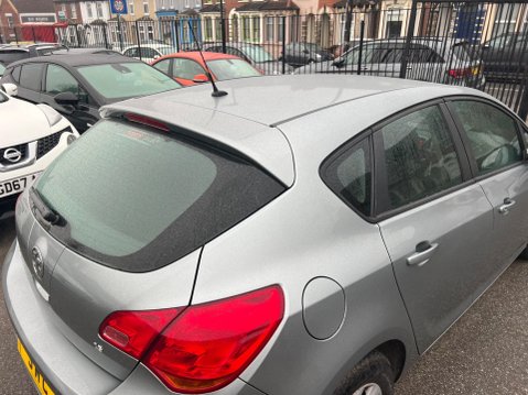 Vauxhall Astra 1.6i Design Euro 6 5dr 14