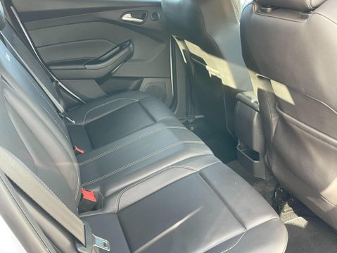Ford Focus 2.0 TDCi ST-3 Euro 6 (s/s) 5dr 16