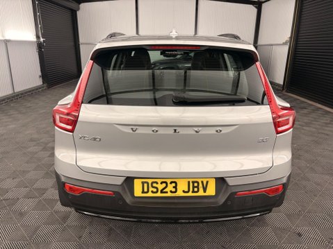 Volvo XC40 2.0 B3 MHEV Plus Dark DCT Auto Euro 6 (s/s) 5dr 58