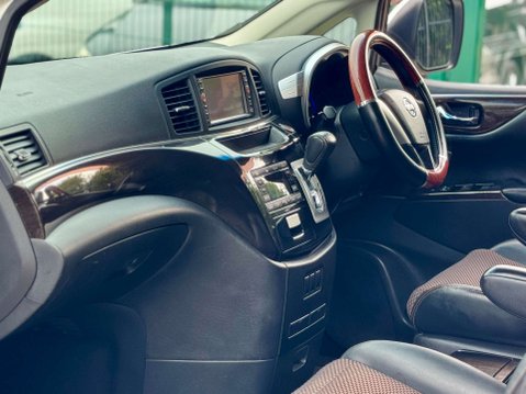 Nissan Elgrand Highway Star 45