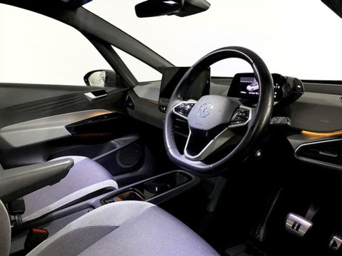 Volkswagen ID.3 Pro Performance 58kWh Family Hatchback 5dr Electric Auto (204 ps) Alloys - 12