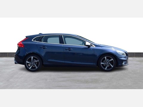 Volvo V40 1.6 D2 R-Design Lux Nav Euro 5 (s/s) 5dr 4