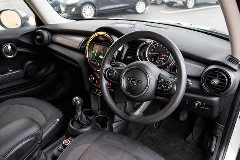 Mini Hatch COOPER CLASSIC 4