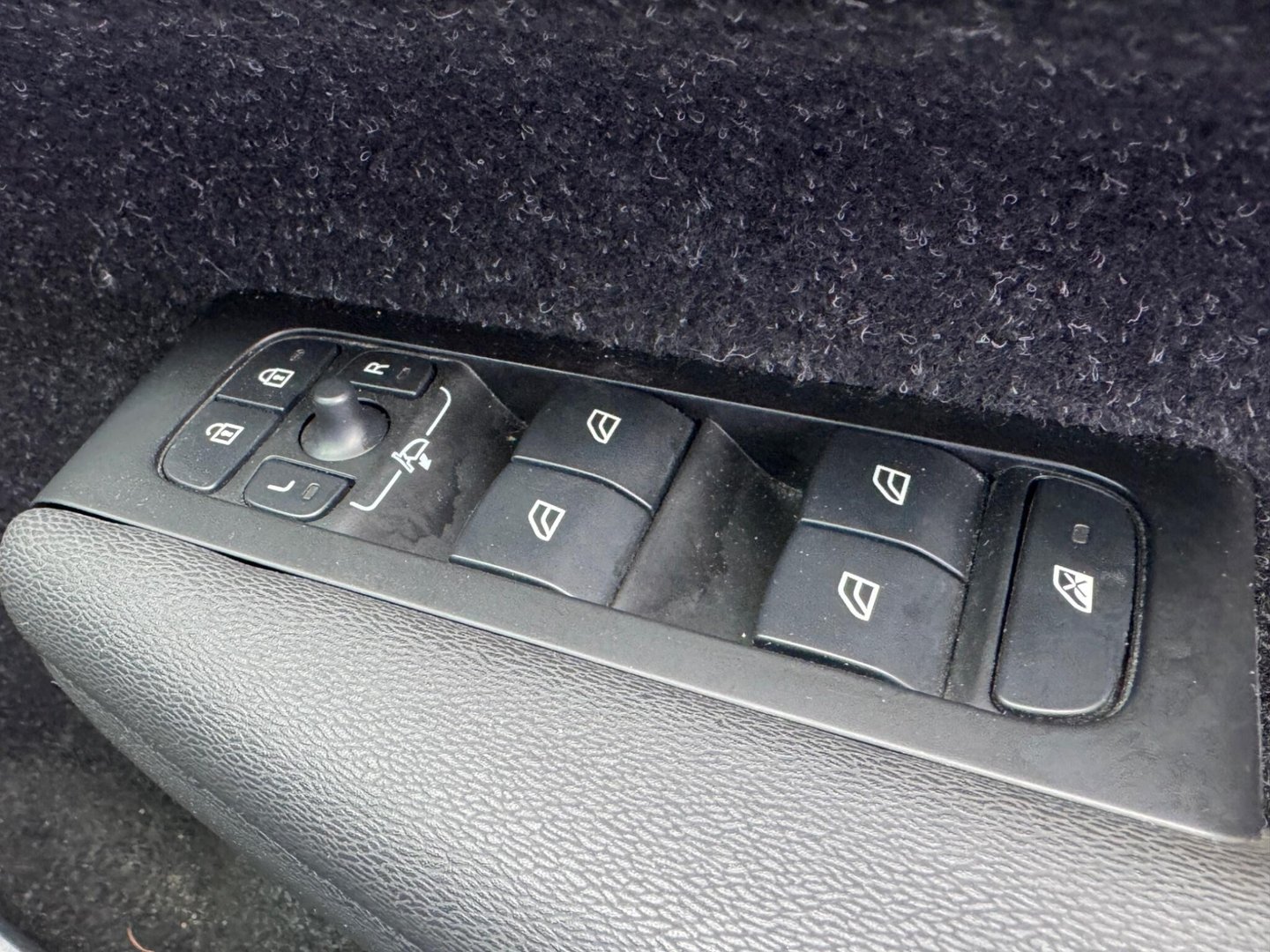 2020 Volvo XC40 — image 27