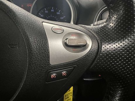 Nissan Juke 1.6 Acenta Premium Euro 5 (s/s) 5dr 17