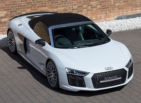Audi R8 V10 Plus Spyder 9