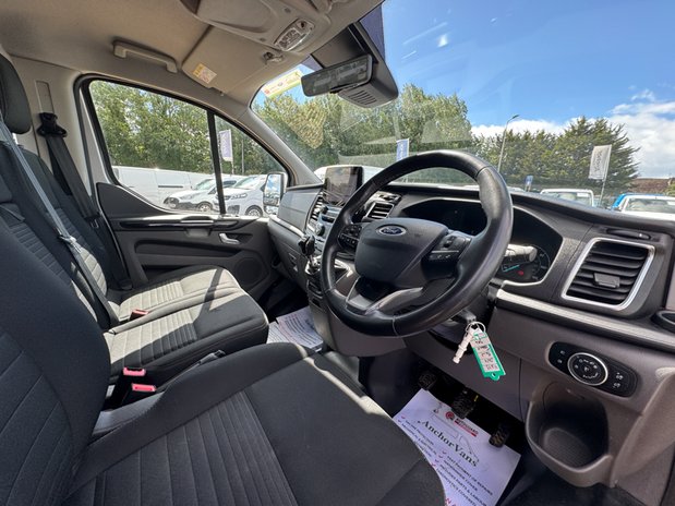 Ford Transit Custom LWB L2H1 [SOLD MM] Low Roof Limited 300 Air Con Alloys Sensors EURO 6 15