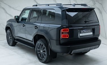 Toyota Land Cruiser Invincible 12