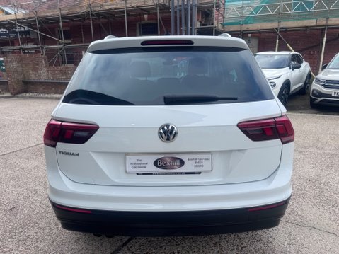 Volkswagen Tiguan SE NAV TSI 9