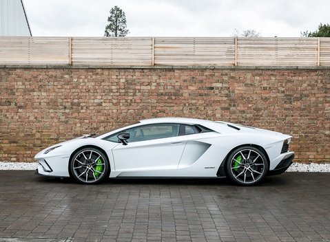 Lamborghini Aventador S 2