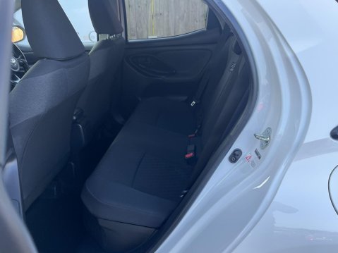 Toyota Yaris 1.5 VVT-h Design E-CVT Euro 6 (s/s) 5dr 14