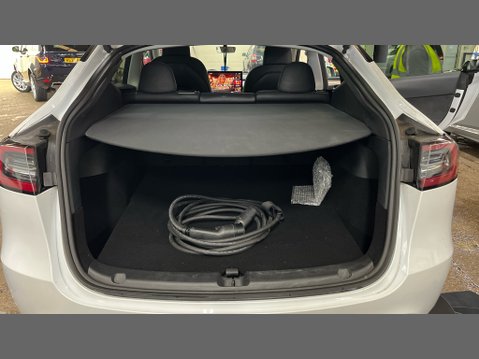 Tesla Model Y SUV 5dr Electric Auto RWD (346 ps) 9