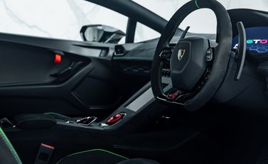 Lamborghini Huracan STO 11