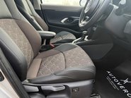 Toyota Yaris Cross EXCEL 44