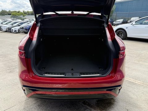 Jaguar F-Pace 2.0 D200 MHEV R-Dynamic Black SUV 5dr Diesel Auto AWD Euro 6 (s/s) (204 ps) 20
