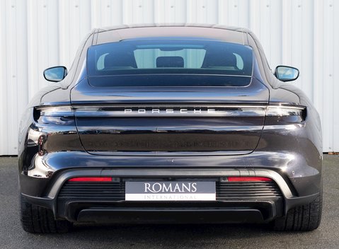 Porsche Taycan Turbo S 4