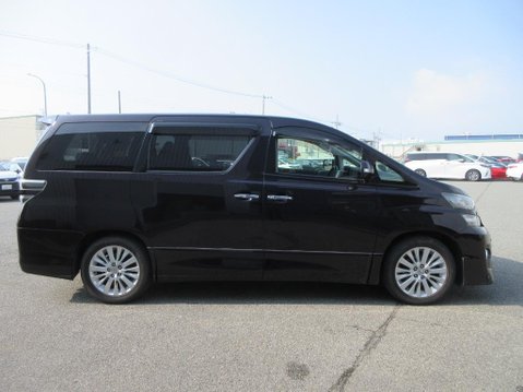 Toyota Vellfire 2.4 Z + 7 Seats 7
