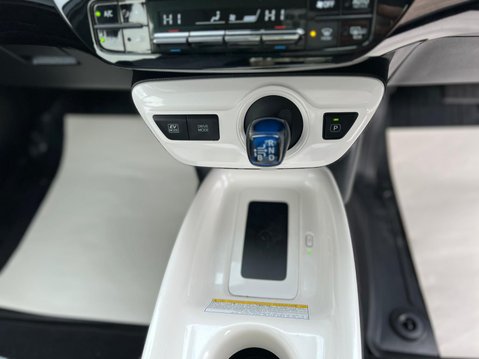 Toyota Prius VVT-I BUSINESS EDITION PLUS 38