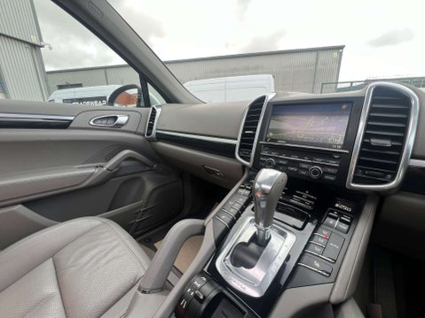 Porsche Cayenne 3.0 Cayenne V6 D Tiptronic 4WD 5dr - NATIONAL DELIVERY* 31