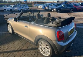 Mini Convertible COOPER AUTO HUGE SPEC 19