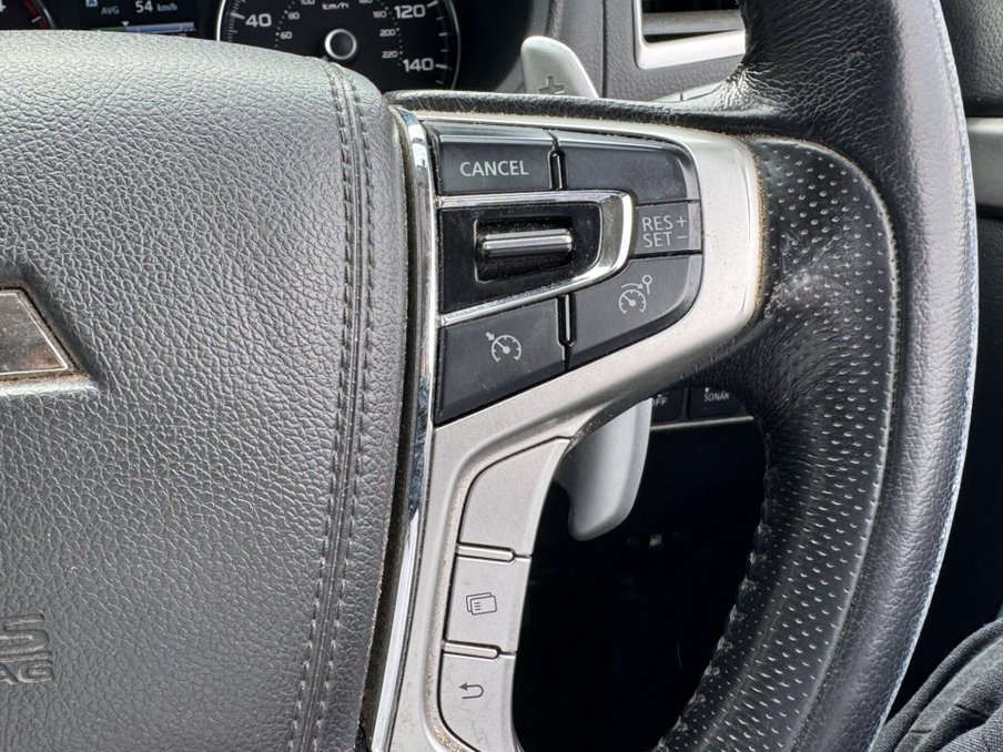 2020 Mitsubishi Shogun Sport — image 10