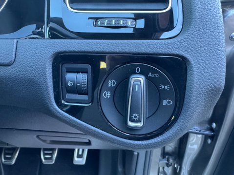 Volkswagen Golf R-LINE TSI ACT BLUEMOTION TECHNOLOGY 37