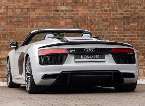 Audi R8 V10 Plus Spyder 3