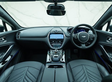 Aston Martin DBX 707 19