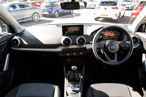Audi Q2 TFSI SPORT 3