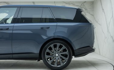 Land Rover Range Rover P530 SV 38