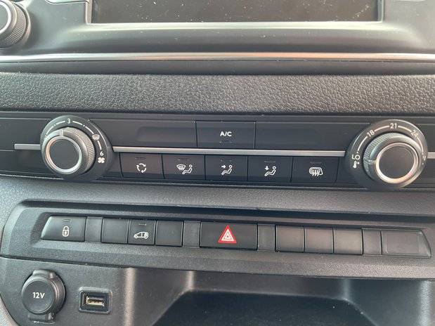 Peugeot Expert MWB L2H1 Professional 2700 Air Con Sensors Tow Bar EURO 6 NO VAT 33