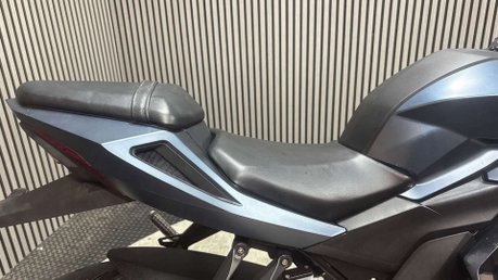 Lexmoto LXS 125 E55 2025 ONLY 5K 125CC LEARNER SPORTS BIKE 43