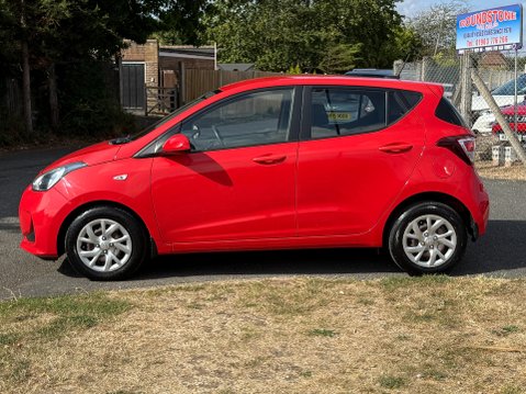 Hyundai i10 SE *ONLY 8,365 MILES* 7